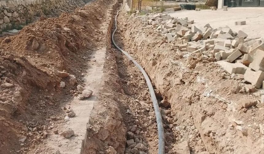 Kayabağlar Belediyesi’nden İçme Suyu Hattı Onarımı: Başkan Hasan Nas Çalışmaları Yerinde Takip Etti