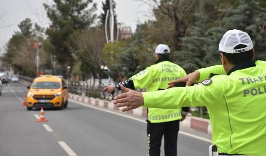 Siirt’te Korsan Taksilere Karşı Denetimler Sürüyor