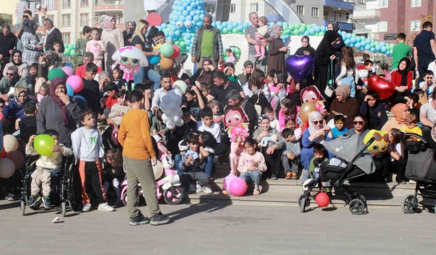 Siirt’te Aile Festivali’nde Yüzlerce Çocuk Doyasıya Eğlendi