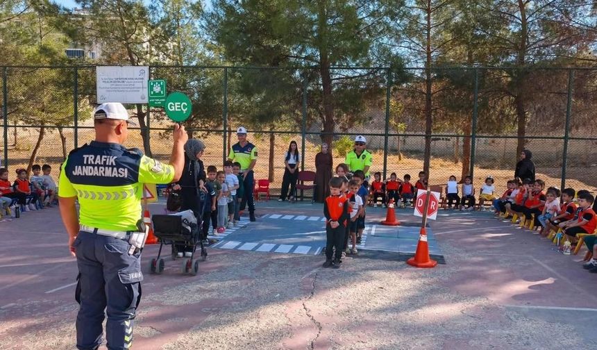 Siirt’te Çocuklara Trafik Kuralları Öğretiliyor