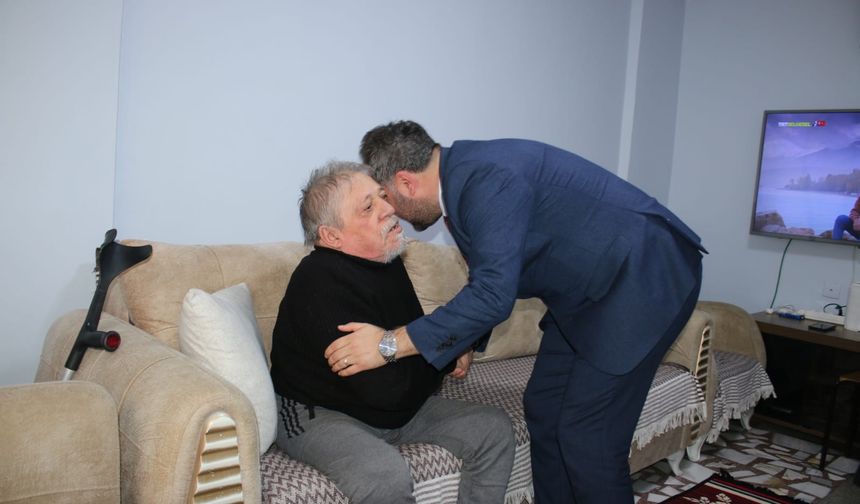 Siirt Aile ve Sosyal Hizmetler İl Müdürü Sidar’dan Evde Bakım Hizmeti Alan Aileye Ziyaret