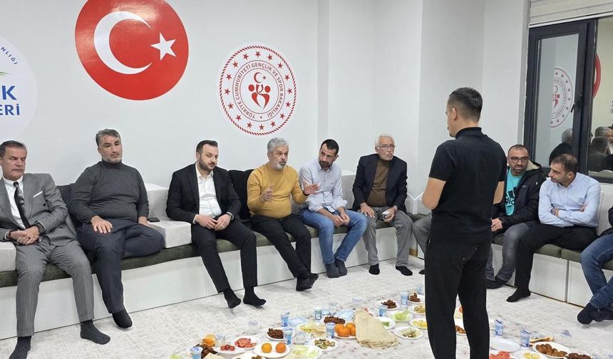 Tillo’da AK Parti İlçe Gençlik Kollarından Gençlerle Buluşma Etkinliği