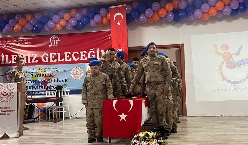 Özel Bireyler Askeri Kamuflaj Giyerek Yemin Törenine Katıldı