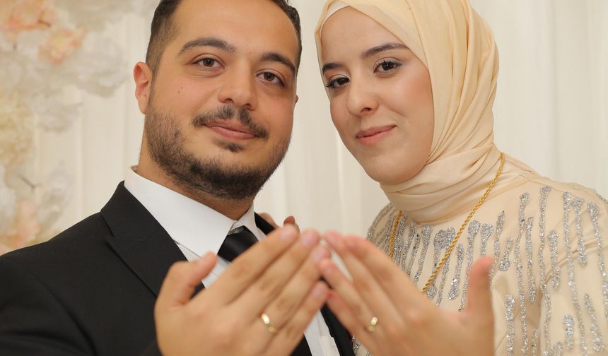 Mutlu Bir Nişan Töreni