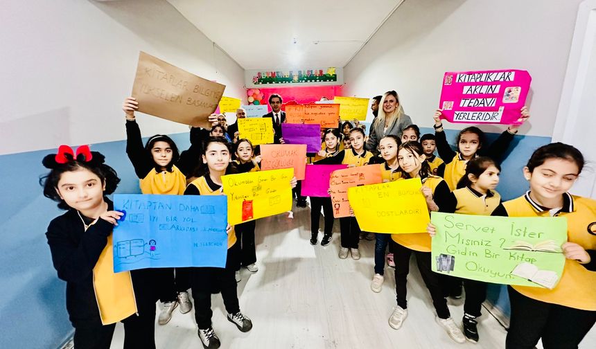 “Geleceğe Sayfa Çevir” Projesiyle Öğrenciler Sanatla Buluştu