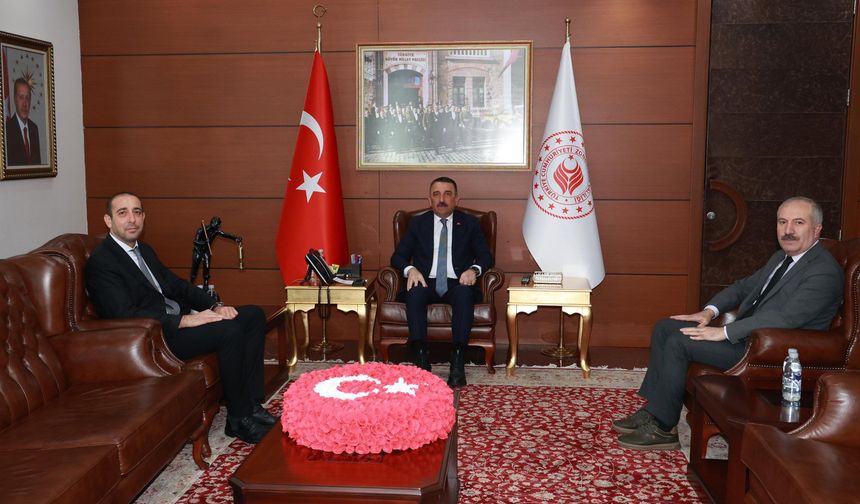 Hemşehrimiz İş Başmüfettişi  Uğur Mavi’den Zonguldak Valisi Osman Hacıbektaşoğlu’na Ziyaret