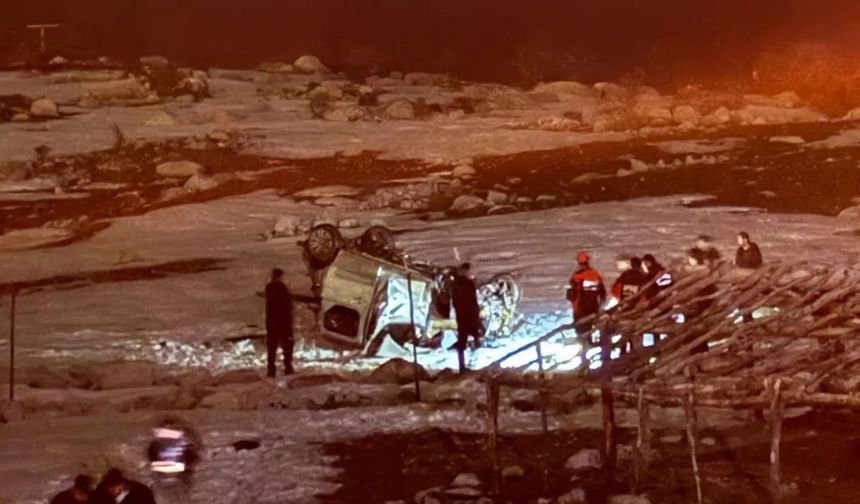 Siirt’te Hafif Ticari Araç Takla Attı: 1 Kişi Ağır Yaralandı