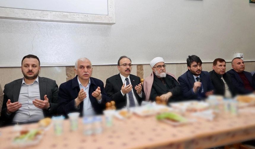 Vali Kızılkaya, Kayabağlar Beldesinde Vatandaşlarla İftar Sofrasında Bir Araya Geldi