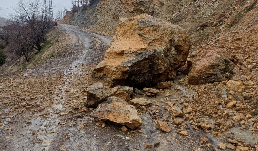 Siirt’te Şiddetli Yağış Hayatı Olumsuz Etkiledi: Ekipler Seferber Oldu