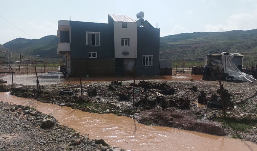 Aşırı Yağışlar Siirt’te Heyelan ve Sele Yol Açtı