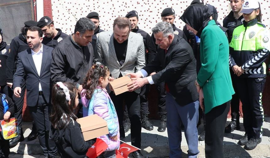 Miniklere Ayakkabı ve Oyuncak, Gönüllere Dokunan Etkinlik