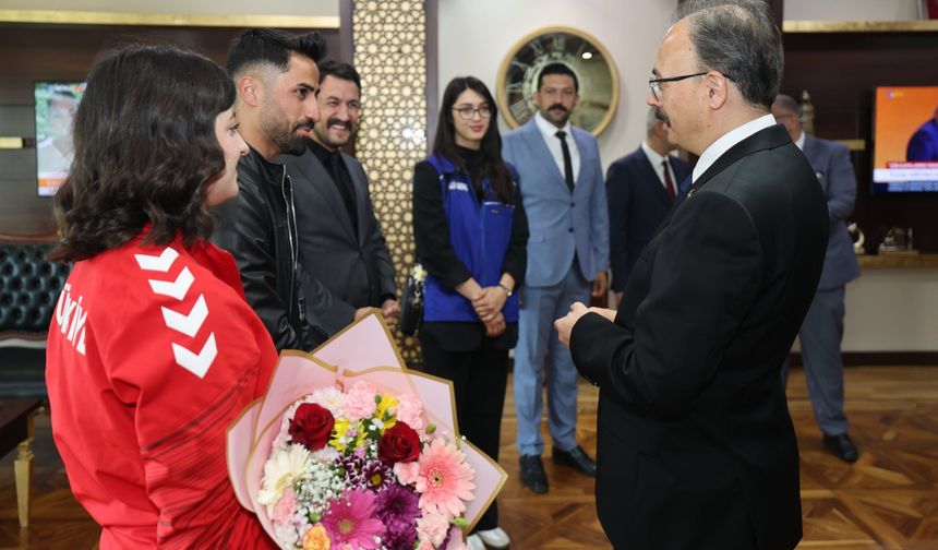 Vali Kızılkaya’dan Gençlik Haftası Mesajı: “En Büyük Güvencemiz Gençlerimizdir”