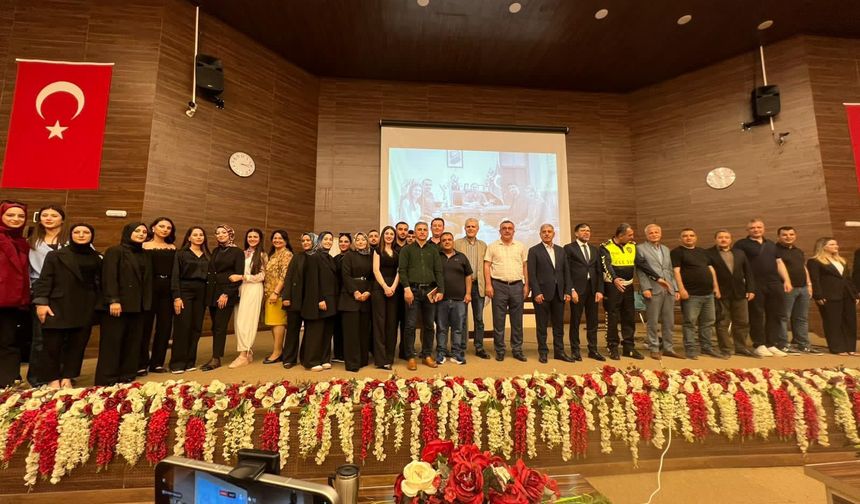 Siirt Üniversitesinde “Aşkın Terennümü” Şiir ve Müzik Dinletisi Yoğun İlgi Gördü