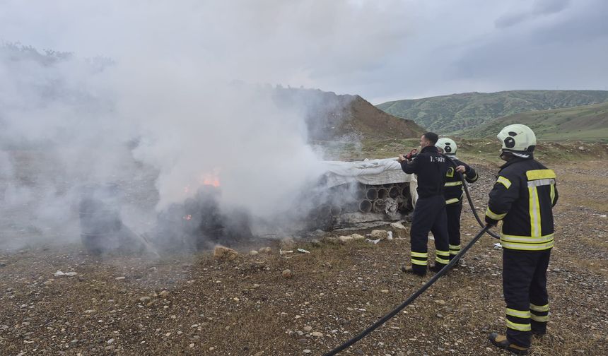 Siirt’te Arı Kovanlarında Yangın: İtfaiyenin Hızlı Müdahalesi Facianın Önüne Geçti