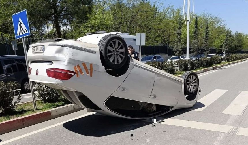 Siirt’te Feci Kaza: Çarpışan Otomobillerden Biri Takla Attı, 2 Yaralı