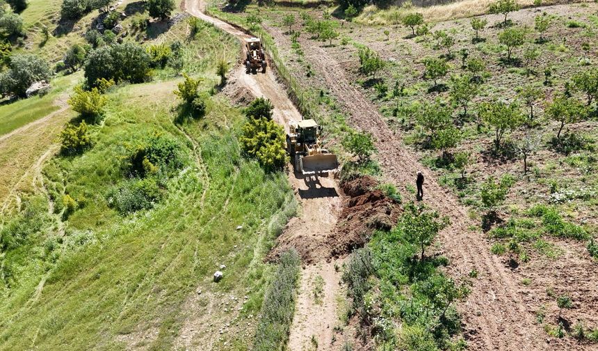 Siirt’te Tarımsal Üretim Yollarında Bakım ve Onarım Çalışmaları Sürüyor