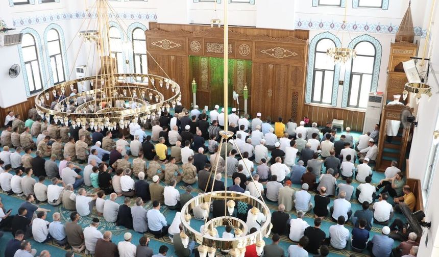 Siirt'te 15 Temmuz Şehirleri İçin Mevlid-i Şerif ve Dua Programı Düzenlendi