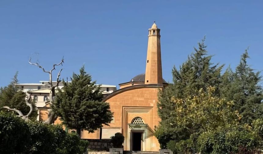 Tillo’daki Tarihi Türbe 15 Gün Süreyle Ziyarete Kapatıldı