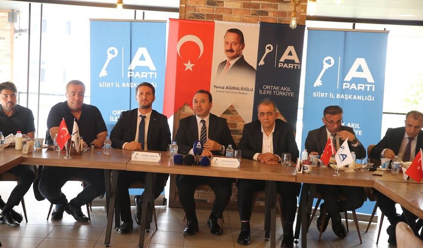 Anahtar Parti teşkilatları Siirt'te buluştu