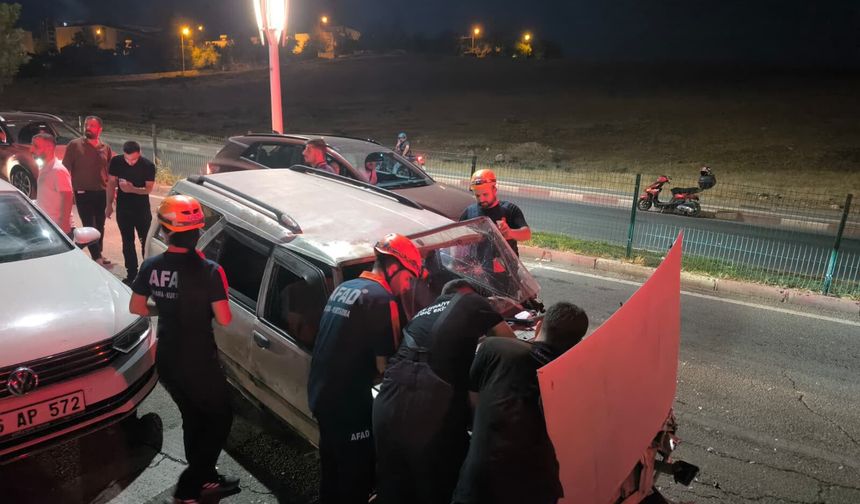 Siirt-Kurtalan Yolunda Zincirleme Kaza: 2 Yaralı