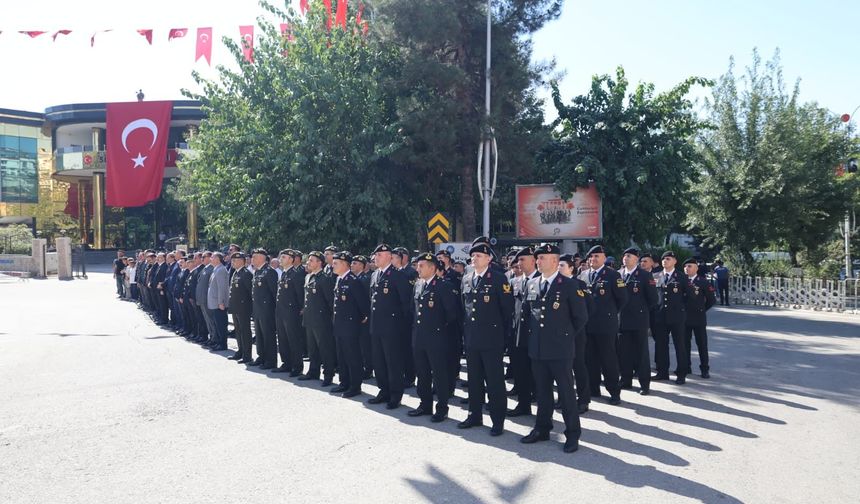 Siirt’in Şeref Günü Törenlerle Kutlandı