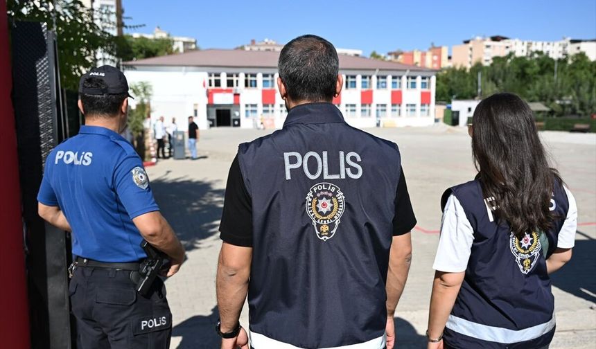 Siirt’te Okul Çevreleri ve Servis Araçlarına Yönelik Denetimler Sürüyor