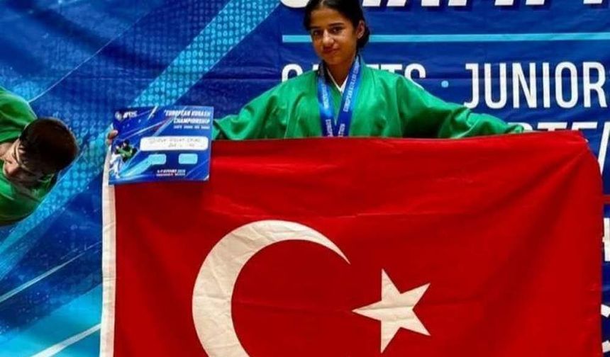 Siirt’li Dicle Polat, Kuraş Avrupa Şampiyonası’nda Zirvede