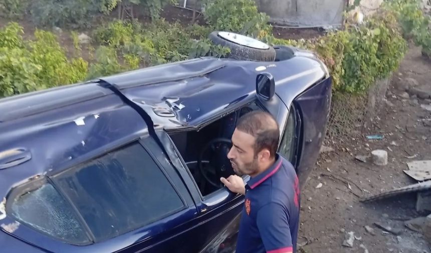 Siirt’te Otomobil Bahçeye Uçtu: 4 Yaralı Mahsur Kaldı