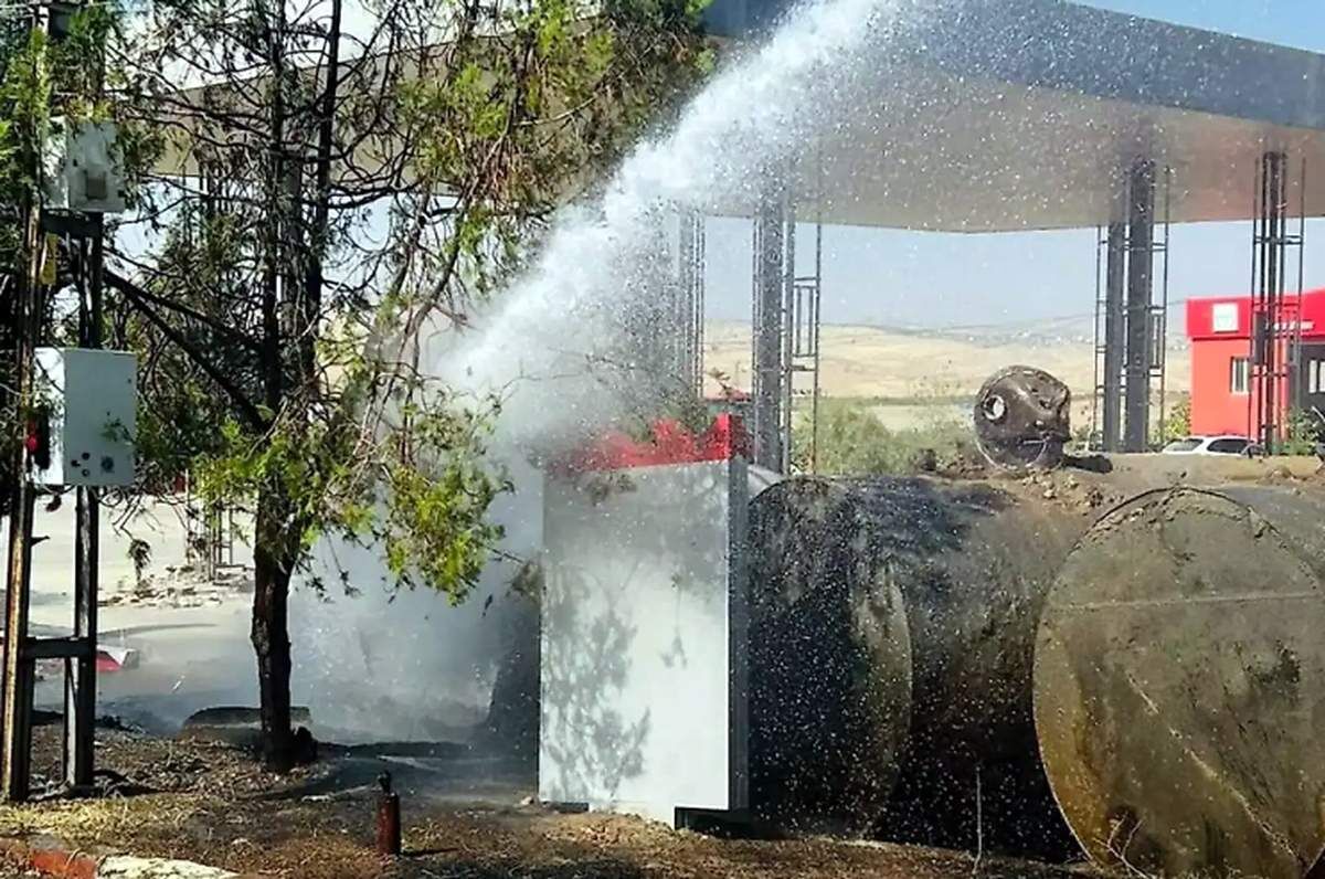Siirt’te Akaryakıt İstasyonunda Yangın Paniği