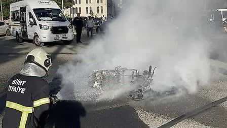 Siirt’te Kaza Sonrası Motosiklet Alev Alev Yandı